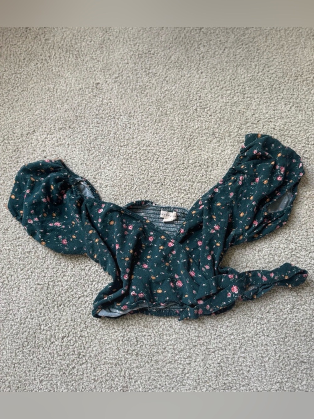 Aeropostale Dark Green Floral Puff-Sleeve Crop Top sexy casual